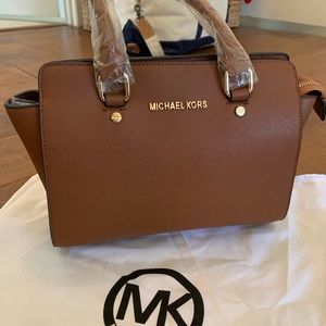 Michael kors leather purse
